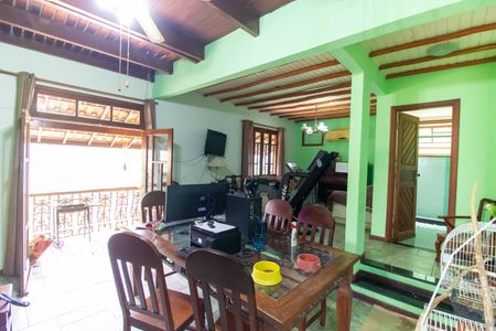 Sala de casa à venda com 4 quartos, 329m² em Vila Progresso, Niterói