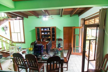 Sala de casa à venda com 4 quartos, 329m² em Vila Progresso, Niterói