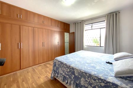 Casa à venda com 308m², 4 quartos e 4 vagasSuite 1