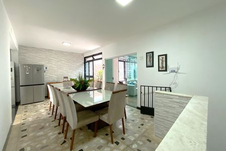 Casa à venda com 308m², 4 quartos e 4 vagasSlaa de Jantar