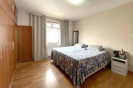 Casa à venda com 308m², 4 quartos e 4 vagasSuite 1