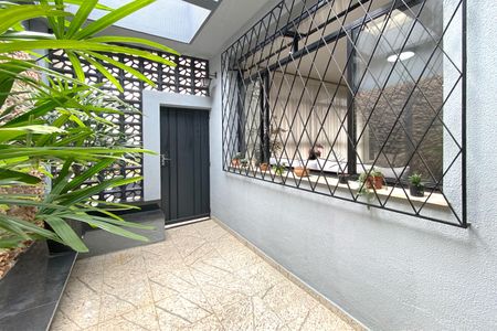 Casa à venda com 308m², 4 quartos e 4 vagasVaranda