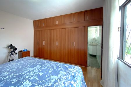 Casa à venda com 308m², 4 quartos e 4 vagasSuite 1