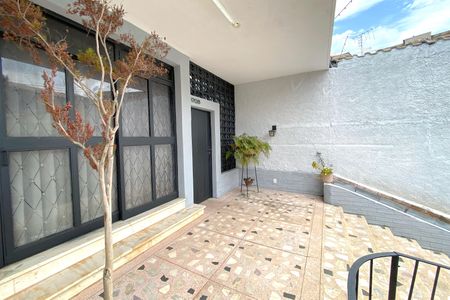 Casa à venda com 308m², 4 quartos e 4 vagasEntrada