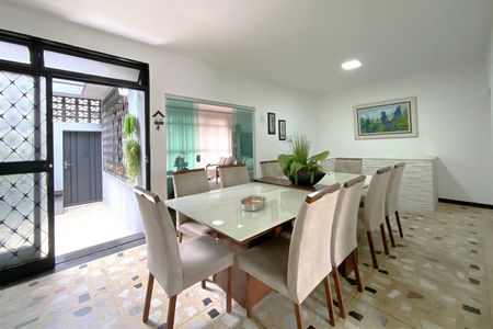 Casa à venda com 308m², 4 quartos e 4 vagasSlaa de Jantar