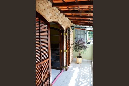 Casa para alugar com 235m², 3 quartos e 2 vagas Casa para alugar com 235m², 3 quartos e 2 vagasVaranda da Suíte