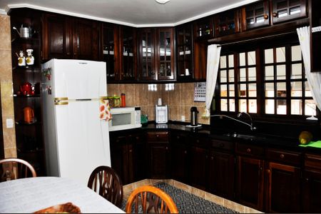 Casa para alugar com 235m², 3 quartos e 2 vagas Casa para alugar com 235m², 3 quartos e 2 vagasCozinha