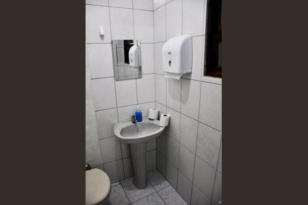 Casa para alugar com 235m², 3 quartos e 2 vagas Casa para alugar com 235m², 3 quartos e 2 vagasBanheiro da Garagem