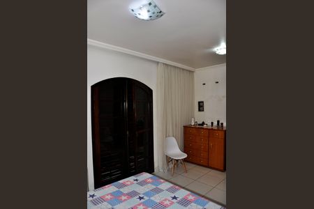 Casa para alugar com 235m², 3 quartos e 2 vagas Casa para alugar com 235m², 3 quartos e 2 vagasSuíte