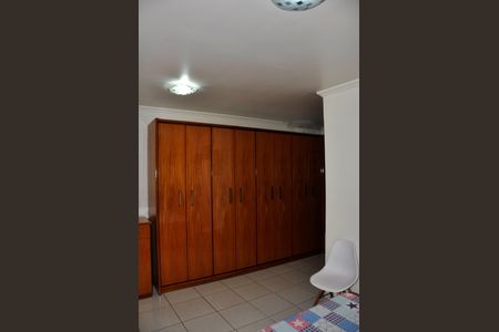 Casa para alugar com 235m², 3 quartos e 2 vagas Casa para alugar com 235m², 3 quartos e 2 vagasSuíte