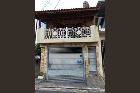 Casa para alugar com 235m², 3 quartos e 2 vagas Casa para alugar com 235m², 3 quartos e 2 vagasFachada