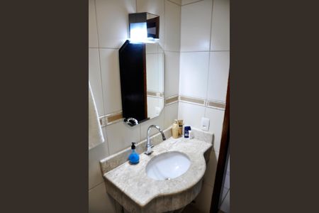 Casa para alugar com 235m², 3 quartos e 2 vagas Casa para alugar com 235m², 3 quartos e 2 vagasBanheiro Social