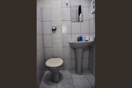 Casa para alugar com 235m², 3 quartos e 2 vagas Casa para alugar com 235m², 3 quartos e 2 vagasBanheiro da Garagem