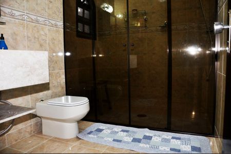 Casa para alugar com 235m², 3 quartos e 2 vagas Casa para alugar com 235m², 3 quartos e 2 vagasBanheiro da Suíte