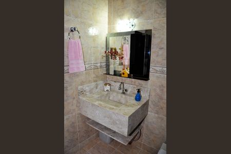 Casa para alugar com 235m², 3 quartos e 2 vagas Casa para alugar com 235m², 3 quartos e 2 vagasBanheiro da Suíte