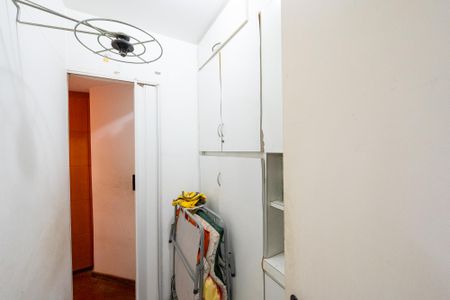 Apartamento para alugar com 123m², 2 quartos e 3 vagas Apartamento para alugar com 123m², 2 quartos e 3 vagasRoupeiro