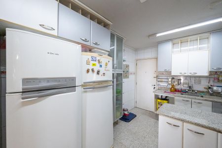 Apartamento para alugar com 123m², 2 quartos e 3 vagas Apartamento para alugar com 123m², 2 quartos e 3 vagasCozinha