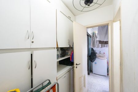 Apartamento para alugar com 123m², 2 quartos e 3 vagas Apartamento para alugar com 123m², 2 quartos e 3 vagasRoupeiro