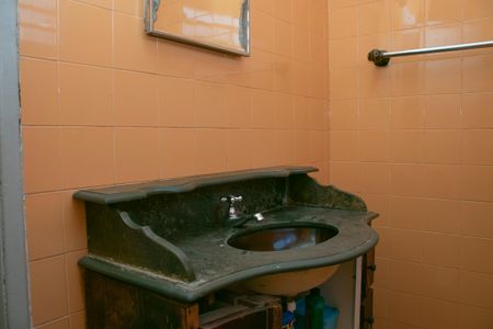 Casa à venda com 128m², 5 quartos e 1 vagaBanheiro