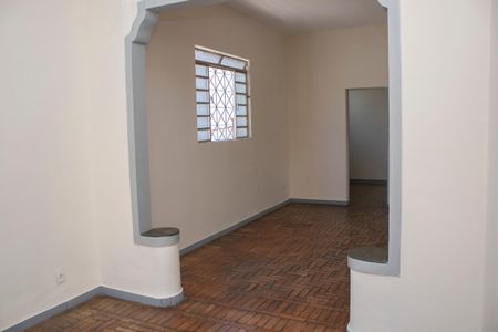 Sala de casa à venda com 5 quartos, 128m² em Santa Efigênia, Belo Horizonte
