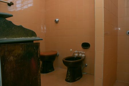 Casa à venda com 128m², 5 quartos e 1 vagaBanheiro