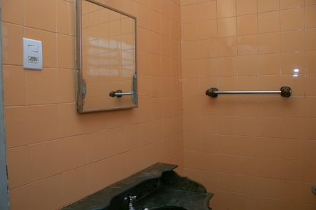 Casa à venda com 128m², 5 quartos e 1 vagaBanheiro