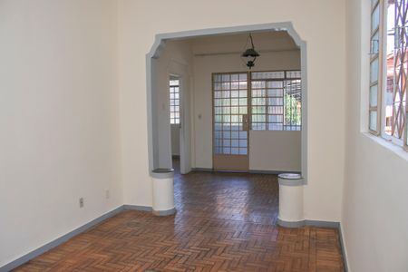 Sala de casa à venda com 5 quartos, 128m² em Santa Efigênia, Belo Horizonte