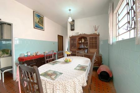 Casa para alugar com 400m², 4 quartos e 2 vagas Casa para alugar com 400m², 4 quartos e 2 vagasSala de jantar