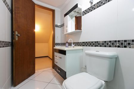 Casa para alugar com 130m², 3 quartos e 1 vaga Casa para alugar com 130m², 3 quartos e 1 vagaBanheiro Social