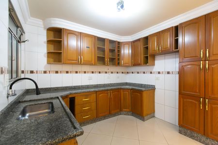 Casa para alugar com 130m², 3 quartos e 1 vaga Casa para alugar com 130m², 3 quartos e 1 vagaCozinha - Armários
