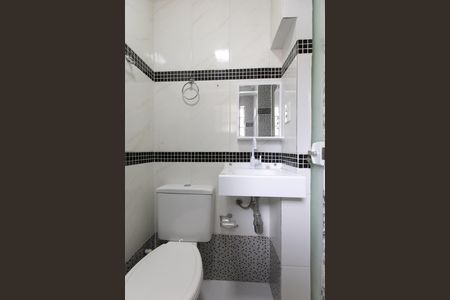 Banheiro da Suíte de casa para alugar com 3 quartos, 130m² em Vila Taquari, São Paulo