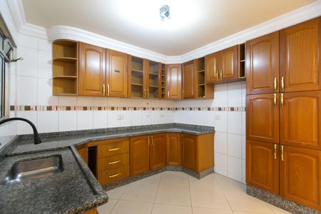 Casa para alugar com 130m², 3 quartos e 1 vaga Casa para alugar com 130m², 3 quartos e 1 vagaCozinha - Armários