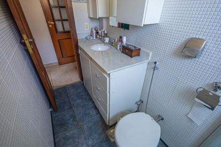 Apartamento à venda com 224m², 4 quartos e 4 vagas Apartamento à venda com 224m², 4 quartos e 4 vagasbanheiro