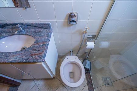 Apartamento à venda com 224m², 4 quartos e 4 vagas Apartamento à venda com 224m², 4 quartos e 4 vagasbanheiro