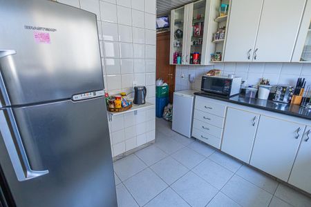 Apartamento à venda com 224m², 4 quartos e 4 vagas Apartamento à venda com 224m², 4 quartos e 4 vagascozinha