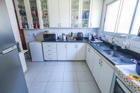 Apartamento à venda com 224m², 4 quartos e 4 vagas Apartamento à venda com 224m², 4 quartos e 4 vagascozinha