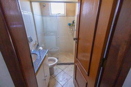 Apartamento à venda com 224m², 4 quartos e 4 vagas Apartamento à venda com 224m², 4 quartos e 4 vagasbanheiro