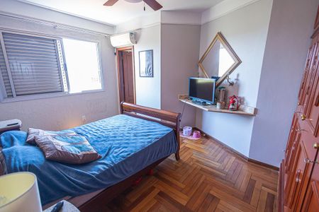 Apartamento à venda com 224m², 4 quartos e 4 vagas Apartamento à venda com 224m², 4 quartos e 4 vagasquarto 1 / suite
