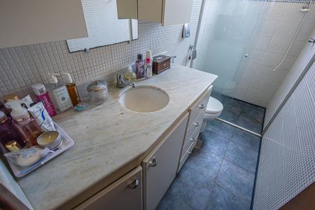 Apartamento à venda com 224m², 4 quartos e 4 vagas Apartamento à venda com 224m², 4 quartos e 4 vagasbanheiro