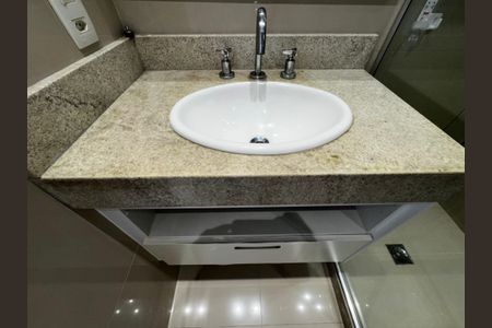 Apartamento à venda com 192m², 4 quartos e 3 vagasSuíte 3 - Banheiro