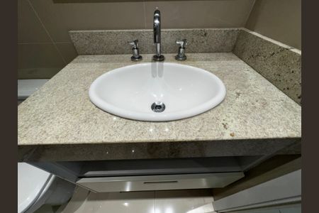 Apartamento à venda com 192m², 4 quartos e 3 vagasSuíte 2 - Banheiro