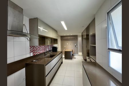 Apartamento à venda com 192m², 4 quartos e 3 vagasCozinha e Área de Serviço
