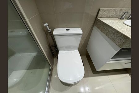 Apartamento à venda com 192m², 4 quartos e 3 vagasSuíte 2 - Banheiro