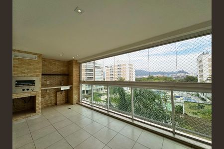 Apartamento à venda com 192m², 4 quartos e 3 vagasVaranda