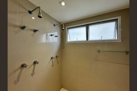 Apartamento à venda com 192m², 4 quartos e 3 vagasSuíte 1 - Banheiro