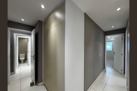 Apartamento à venda com 192m², 4 quartos e 3 vagasCorredor