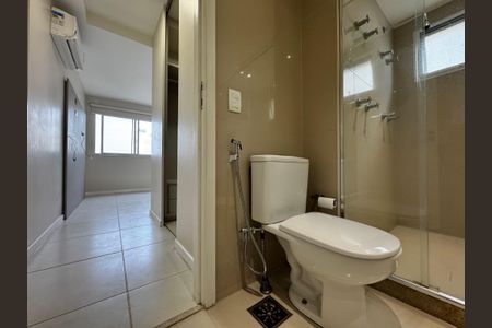 Apartamento à venda com 192m², 4 quartos e 3 vagasSuíte 1 - Banheiro