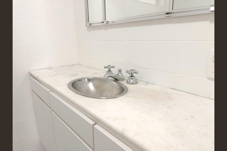 Apartamento para alugar com 168m², 3 quartos e 2 vagasBanheiro