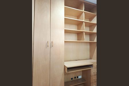 Apartamento para alugar com 168m², 3 quartos e 2 vagasQuarto de Serviço