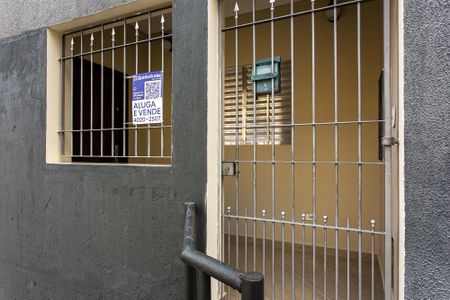 Casa à venda com 60m², 2 quartos e sem vaga Casa à venda com 60m², 2 quartos e sem vagaFachada